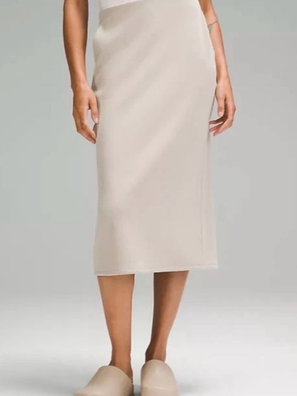 Lululemon Softstreme High Rise Midi Skirt, New  Retail $88 Sz 0 ‎ (E5)